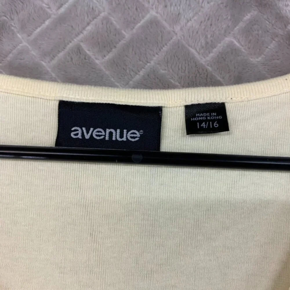 Avenue Womans 14/16 Top T Shirt Light Yellow Beaded Short Sleeve V Neck - Picture 5 of 12